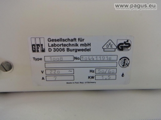 GFL Labor-Wasserbad      Mit Deckel und analoger Anzeige     Außenmaße (BxTxH): 500 x 440 x 325 mm     Innenmaße (BxTxH): 400 x