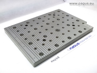 SYSTEM 3R Referenztisch