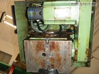 MAZAK Teilapparat mit Drehfutter