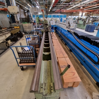 VEB Zentrierschleifmaschine