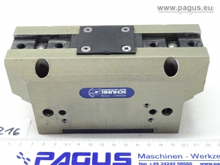 SCHUNK universal gripper