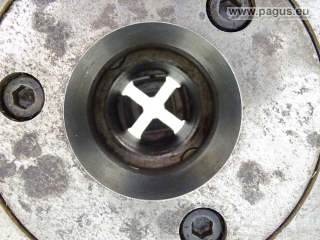 PAGUS Rundtisch, mit Vierbackenfutter