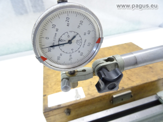 PAGUS Universal-Messstativ, mit Messuhr