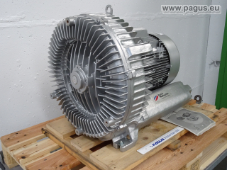 GARDNER-DENVER vacuum pump