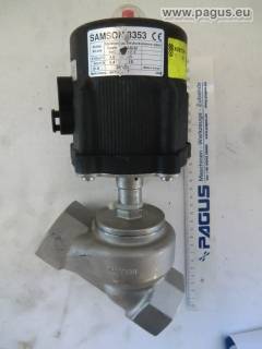 SAMSON Schrägsitzventil mit Kolbenantrieb