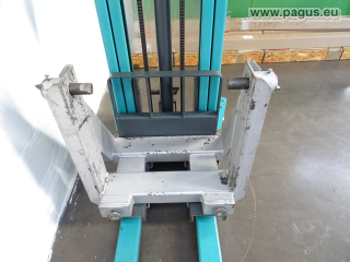 JUNGHEINRICH Hochhubwagen mit Rollenheber