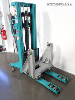 JUNGHEINRICH Hochhubwagen mit Rollenheber