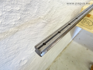 THK Linearführungswagen mit Linearführungsschiene