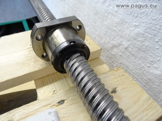 THK Kugelgewindespindel mit Mutter