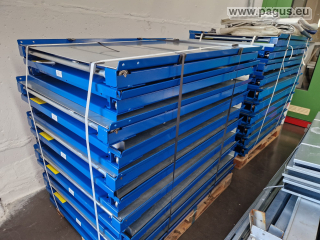 Schwerlastregal mit Ausziehfächern und Vorhang