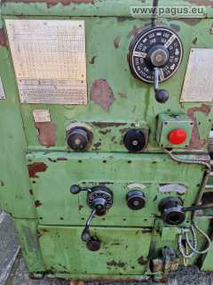 Leit- und Zugspindeldrehmaschine 2000 mm