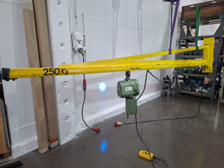 GIS wall swivel crane
