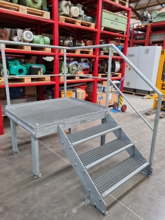 Zarges Plattformtreppe