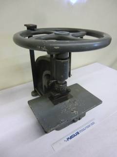 PAGUS manual screw press