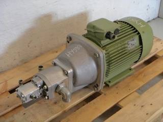 ORSTA Doppelhydraulikpumpe